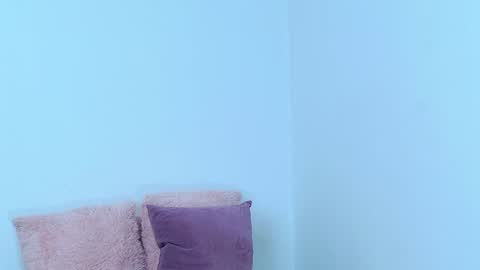 Snapshot of karolinahil chatting on January 2, 1:06 am karolinahill online show from January 2, 1:06 am