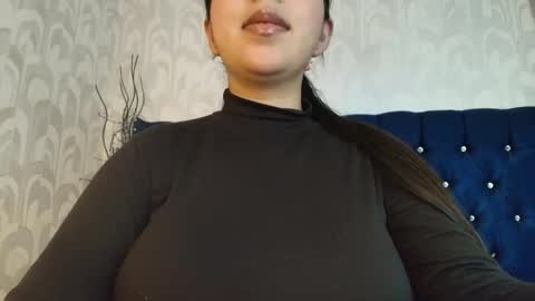 Isa online show from April 14, 7:53 pm