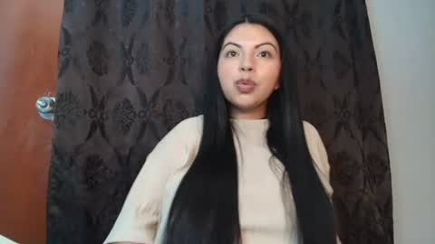 Snapshot of karolineburnx chatting on August 4, 4:04 am Isa online show from August 4, 4:04 am