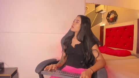 Snapshot of karoll014 chatting on July 25, 12:47 pm Karol online show from July 25, 12:47 pm