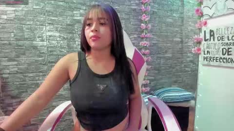 Snapshot of karoll__sex chatting on October 12, 1:21 pm KAROLL online show from October 12, 1:21 pm