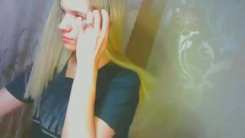 Caroline Fox online show from September 10, 10:15 am