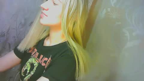 Caroline Fox online show from September 12, 8:14 am