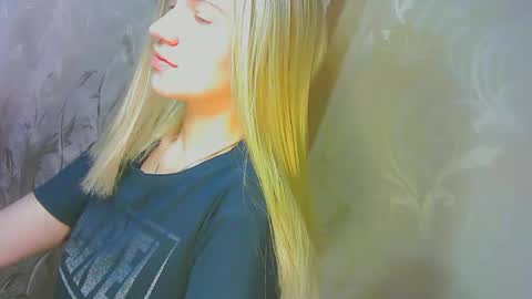 Caroline Fox online show from September 13, 8:25 am