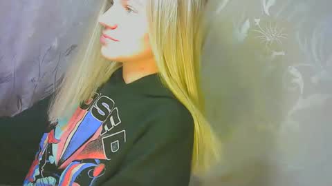 Caroline Fox online show from September 25, 10:52 am