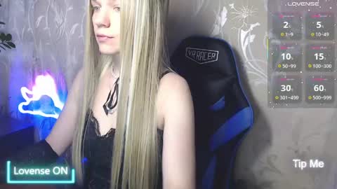 Caroline Fox online show from May 16, 8:11 am