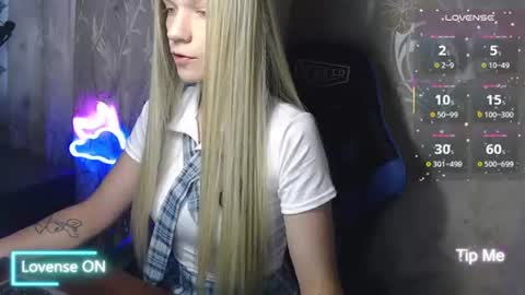 Caroline Fox online show from July 25, 7:39 am