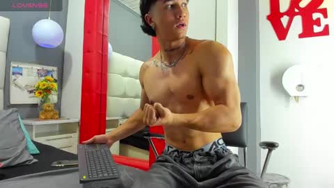 ---Kary--- online show from February 19, 9:39 am