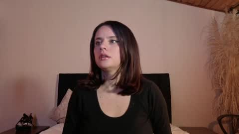 kassandra james online show from April 8, 1:33 pm