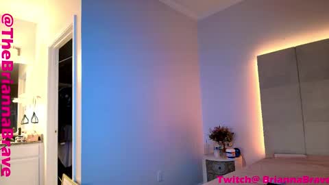 Snapshot of kat2025 chatting on November 9, 12:09 am BriannaBrave online show from November 9, 12:09 am