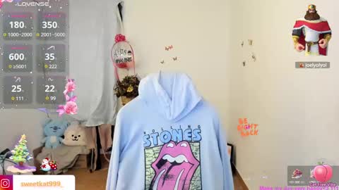 Kat       online show from December 22, 6:48 pm