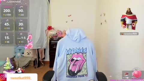 Kat       online show from December 30, 10:55 pm