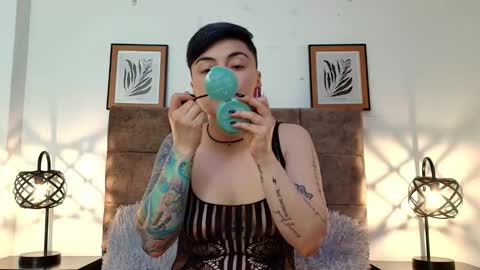 kat paradisse online show from February 4, 1:50 pm