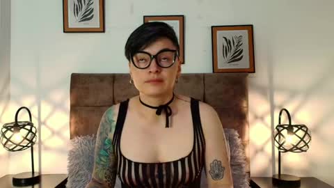 kat paradisse online show from April 23, 11:53 am