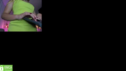 Snapshot of kataliina_18 chatting on December 16, 3:11 pm Kat online show from December 16, 3:11 pm