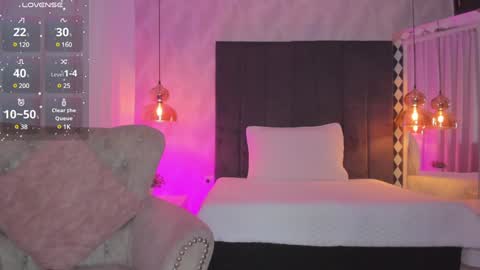 Snapshot of kataliina_18 chatting on December 26, 11:54 am Kat online show from December 26, 11:54 am