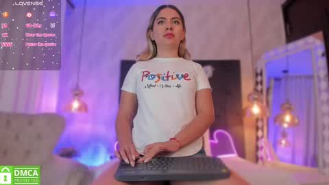 Snapshot of kataliina_18 chatting on March 7, 12:01 pm Kat online show from March 7, 12:01 pm