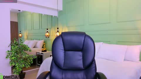 Kat online show from April 23, 11:42 am