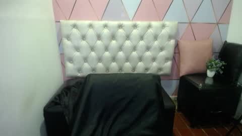 Snapshot of katalina_santana25 chatting on September 16, 7:04 pm katalina santana25 online show from September 16, 7:04 pm