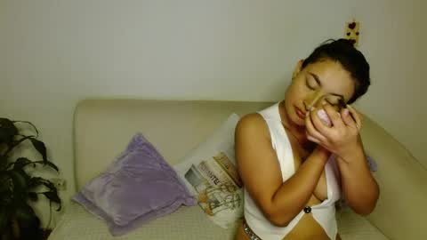 Snapshot of katalina_sexygirl chatting on May 27, 2:52 am Katalina online show from May 27, 2:52 am