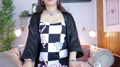Snapshot of katalinalee_ chatting on June 9, 11:44 am katalinalee_ online show from June 9, 11:44 am