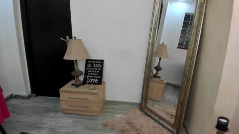 Snapshot of kate_belle chatting on December 14, 12:22 am Kate online show from December 14, 12:22 am