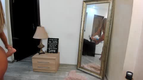 Snapshot of kate_belle chatting on January 10, 8:48 pm Kate online show from January 10, 8:48 pm