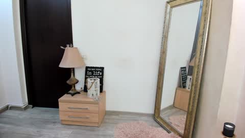 Snapshot of kate_belle chatting on January 24, 12:42 am Kate online show from January 24, 12:42 am