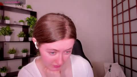 Snapshot of kate_cuddle chatting on May 8, 2:28 am Kate online show from May 8, 2:28 am