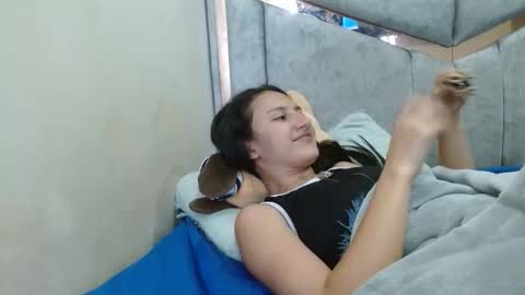 Snapshot of kate_davies chatting on June 3, 10:26 pm kate online show from June 3, 10:26 pm