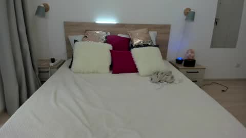 kate_redgar online show from May 1, 7:57 am