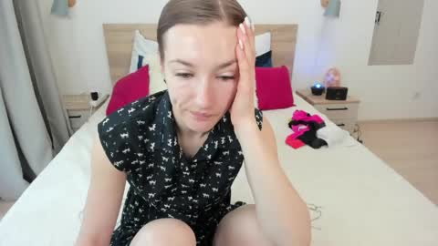 kate_redgar online show from June 8, 9:09 am