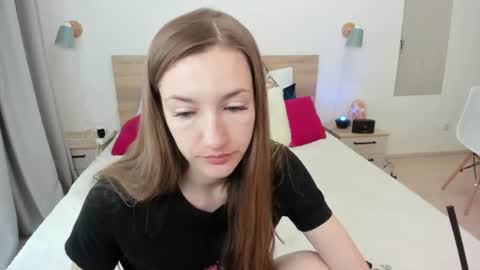 kate_redgar online show from June 9, 2:39 pm