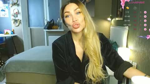 Therapist online show from December 1, 4:17 am