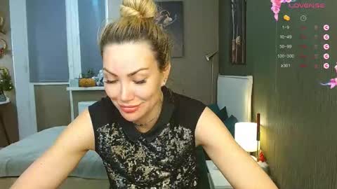 Snapshot of kate_space chatting on March 2, 6:15 pm Therapist online show from March 2, 6:15 pm