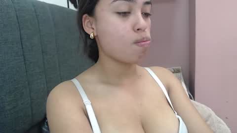 Kari online show from December 10, 4:49 pm