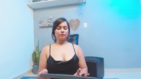 Snapshot of kateadamss1 chatting on July 4, 10:16 pm KateAdams online show from July 4, 10:16 pm