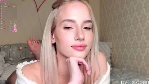    online show from December 15, 9:52 pm