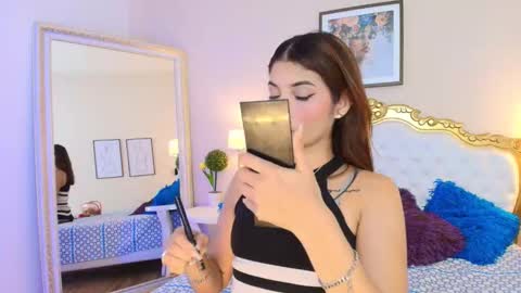 katee Martinez online show from February 12, 7:20 pm