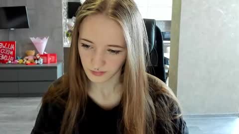 katekayer online show from May 2, 11:48 am