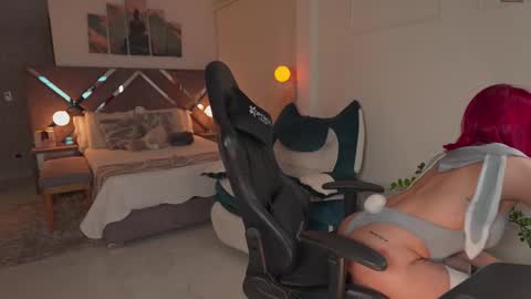  Kate Owens  online show from October 26, 10:54 am