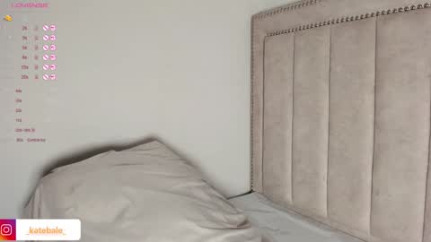 kateryn_bale online show from December 13, 12:20 am