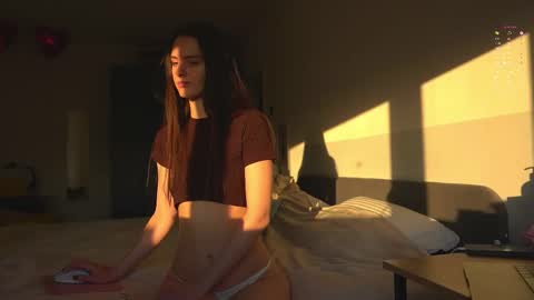 katesee online show from February 18, 2:02 pm