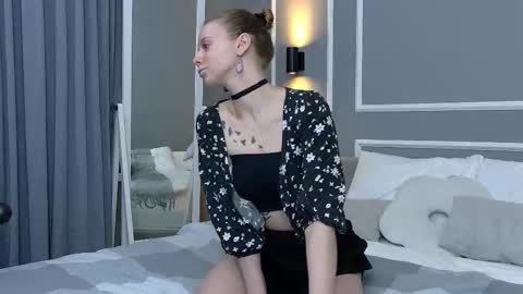 Kate online show from October 22, 7:52 am