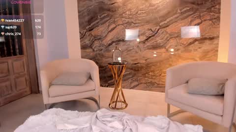 K A T E  online show from February 4, 10:54 am