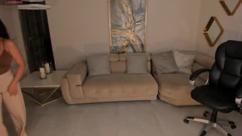 K A T E  online show from March 17, 8:50 am