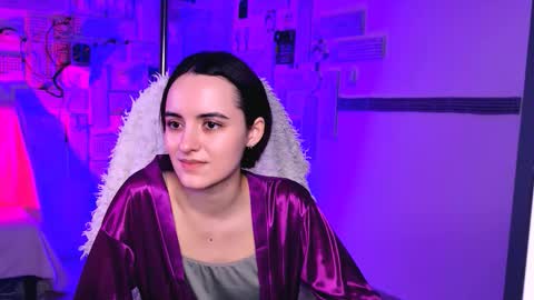 katewillows online show from February 6, 3:55 am