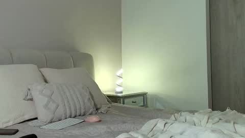 Snapshot of kathalove_1 chatting on February 22, 3:29 am Klove online show from February 22, 3:29 am