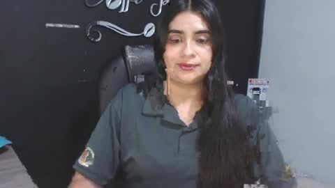 Snapshot of kathe0v chatting on April 4, 11:35 pm Call me Lau online show from April 4, 11:35 pm