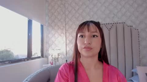 Snapshot of katherine_glow chatting on May 28, 11:29 am KATHE online show from May 28, 11:29 am